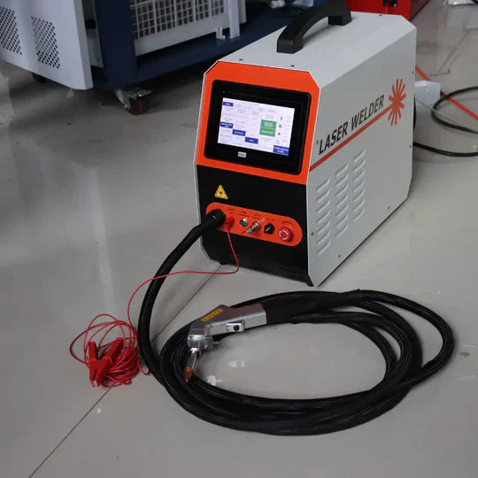 Máquina de Solda e Corte a Laser Portátil Multiprocesso 200A Proteção Térmica 4 em 1 Bivolt